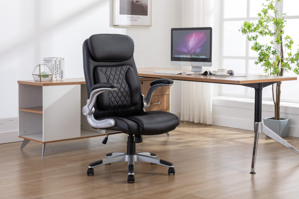 כיסא מנהלים יוקרתי WELLS דגם ML-026 עם ריפוד דמוי עור PU איכותי - מבית HOMAX