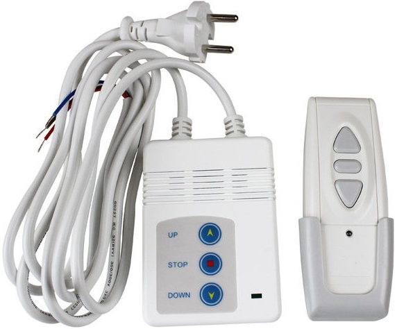 שלט IR אלחוטי למסכי SinoScreen עם עינית איכותית - קונקטור