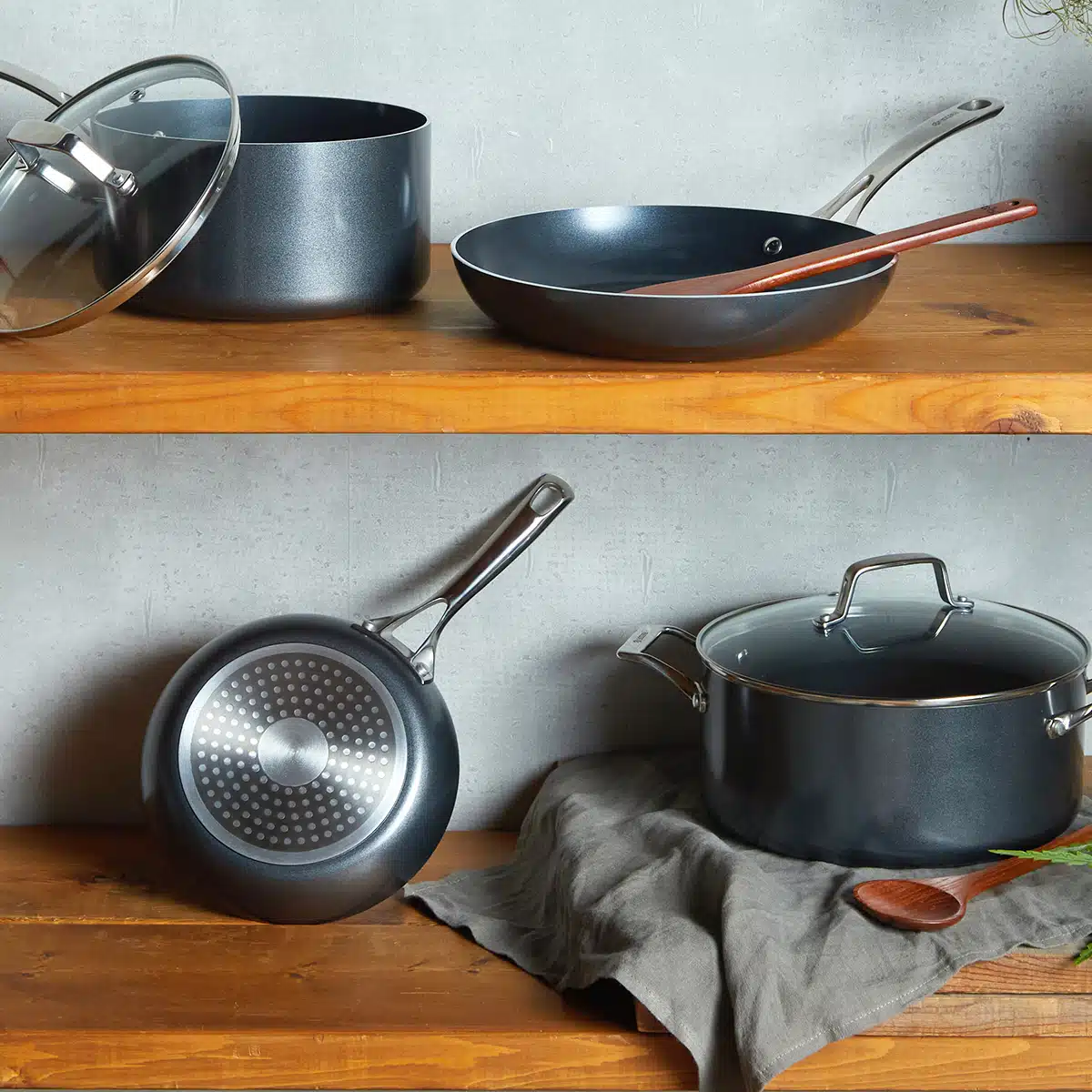 מחבת קרמית נון סטיק Kyocera במידות 20/26/30 ס"מ – תמונה 3