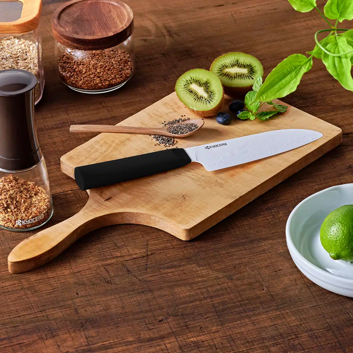 סכין קרמית סנטוקו 14 ס"מ מסדרת Chowa מבית Kyocera – תמונה 3