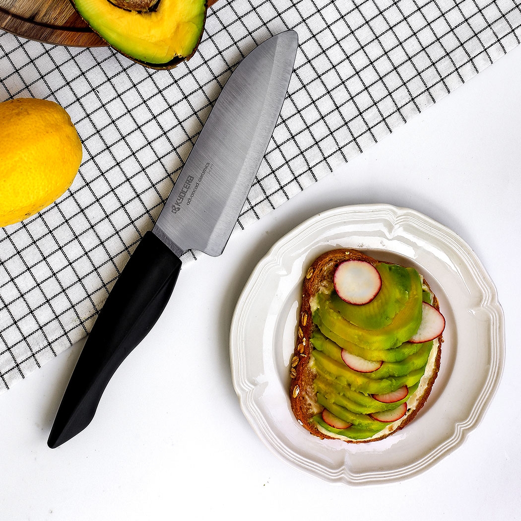 סכין סנטוקו קרמית 14 ס"מ מסדרת Shin מבית Kyocera – תמונה 2