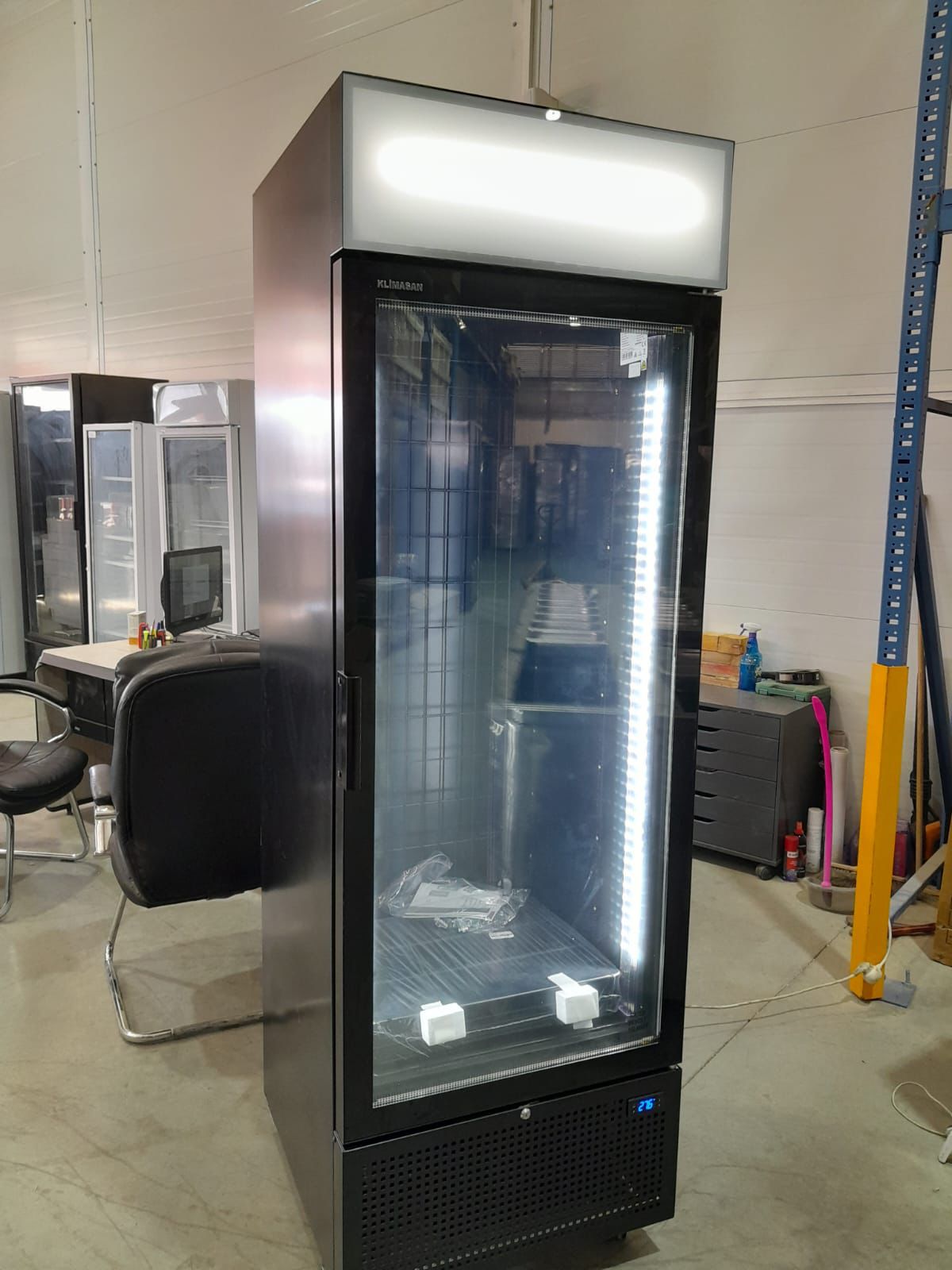 מקפיא עומד נופרוסט VF500 דלת פלסמה שטוחה קלימסאן KLIMASAN שחור בפנים בחוץ